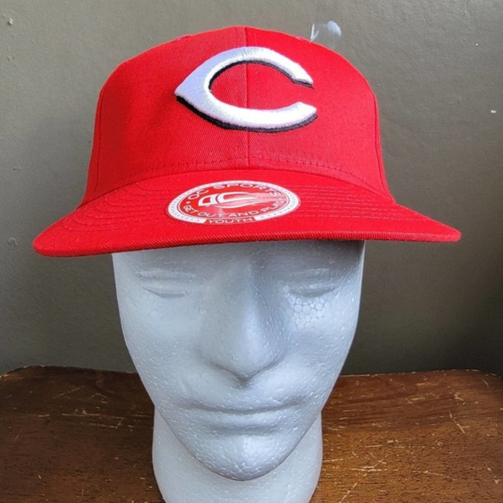 OC‎ Sports Cincinnati Reds YOUTH Adjustable Strapback Hat Baseball Cap Red NWOT
